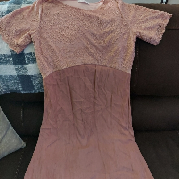 Dresses - Picture 9 of 14